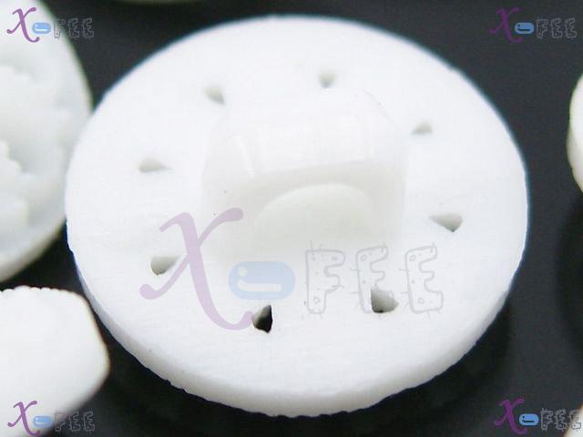 nkpf00792 18L Wholesale Crafts Fabric Textile 24pcs White Flower Plastic Design Buttons 3